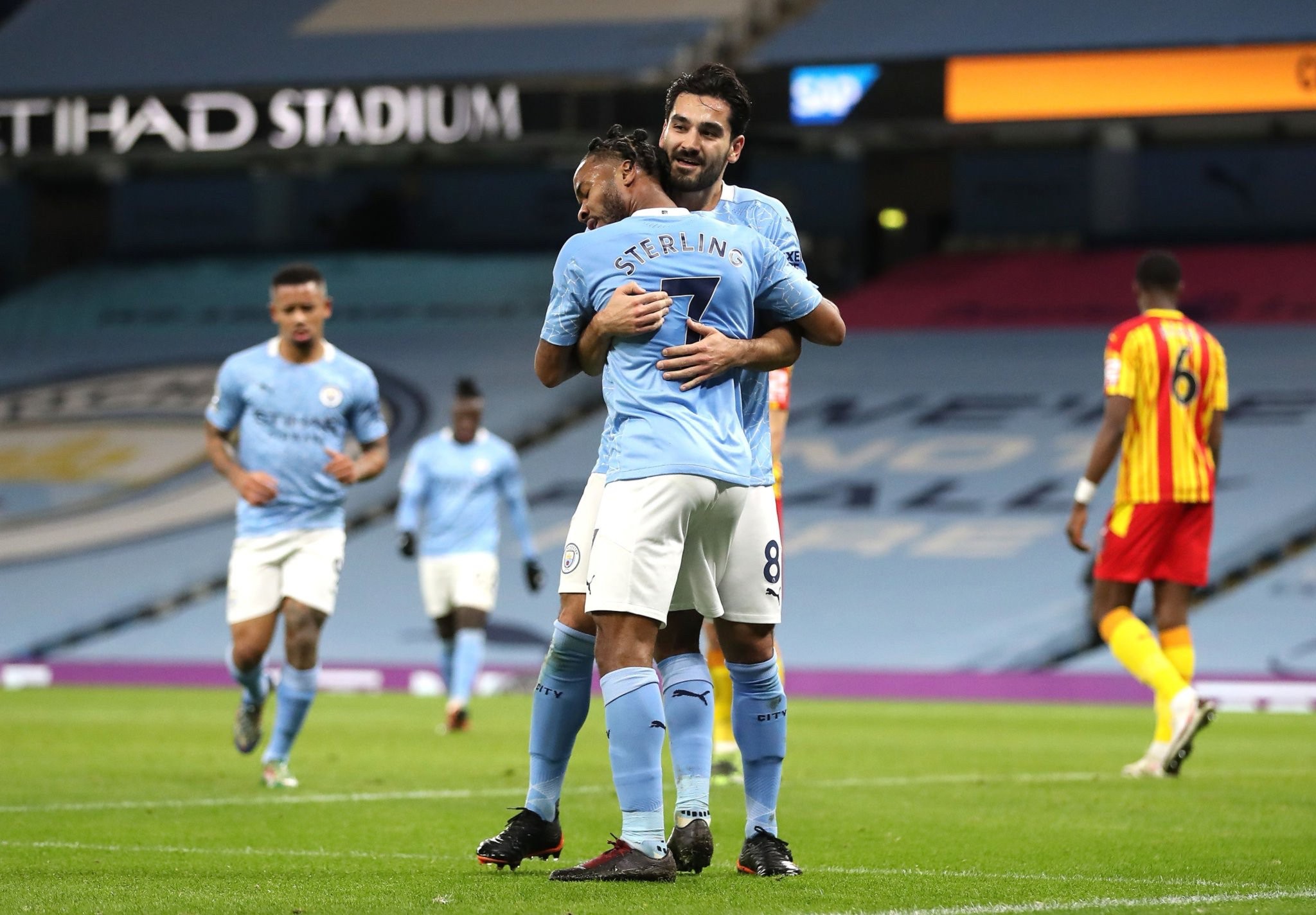 何比赛中都 何比赛中都